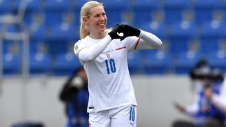 Kateřina Svitková: V Česku si fotbalistka nevydělá ani na pořádné jídlo, na repre dresech nemáme jména