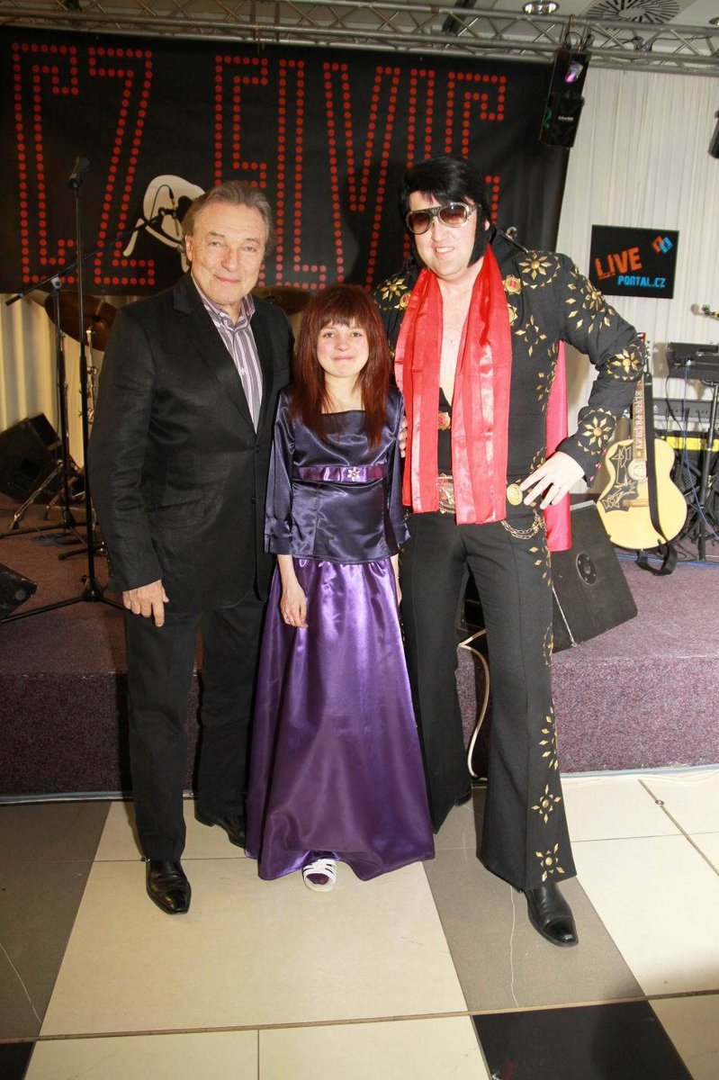 Mladá slečna se potkala i s Karlem Gottem a kamarádila i s dvojníkem Elvise Presleyho Vláďou Lichnovským.