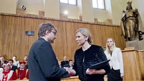 Ministryně Kateřina Valachová předala jmenovací dekrety novým profesorům a profesorkám