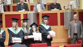 Kateřina Zemanová byla mezi studenty, kteří na gymnáziu Amazon absolvovali s vyznamenáním.