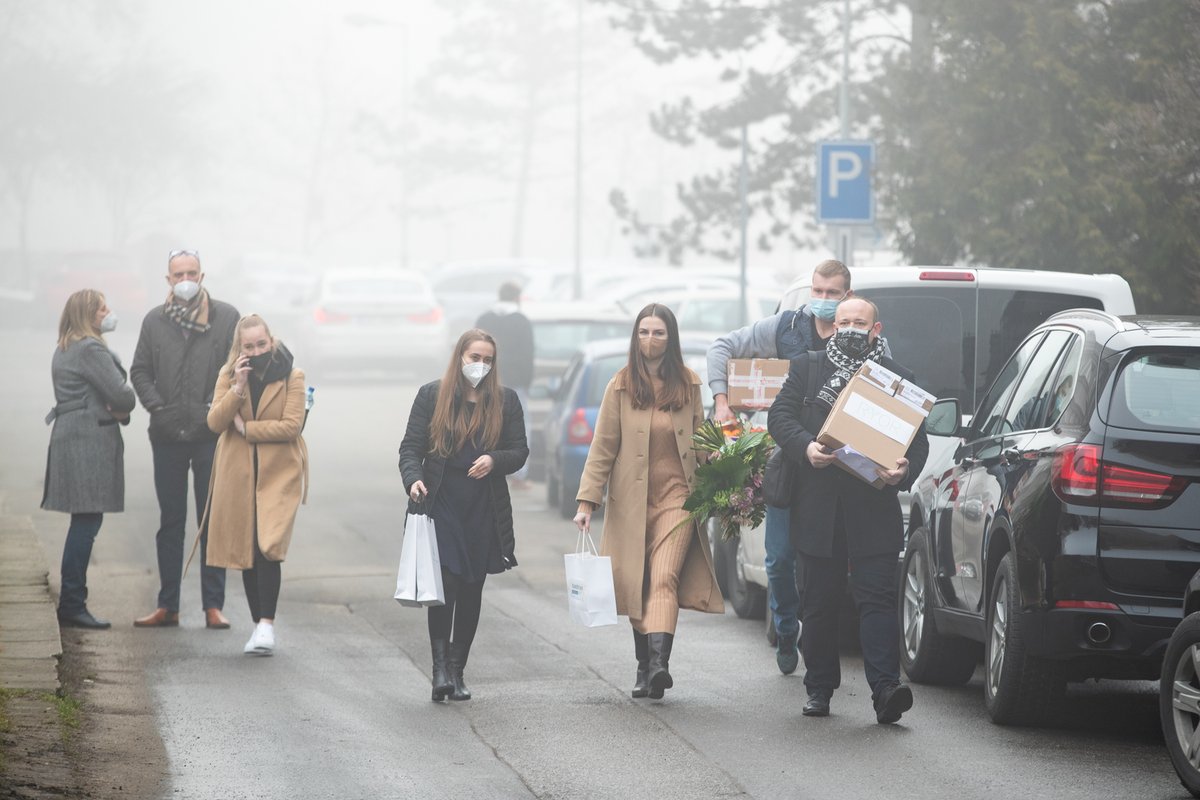 Předání darů zdravotníkům z Nadačního fondu prezidenta Miloše Zemana za účasti Kateřiny Zemanové (25.2.2021)