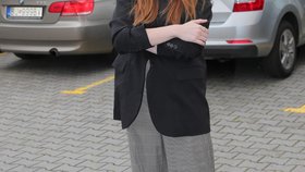 Kateřina Zemanová osobně předala Nadačnímu fondu Axon šek v hodnotě 164 000 Kč čtyřem matkám samoživitelkám. Nadační fond Miloše Zemana se rozhodl výjimečně rozšířit svoji působnost o ty, které zasáhla koronavirová krize. (8. 7. 2020)