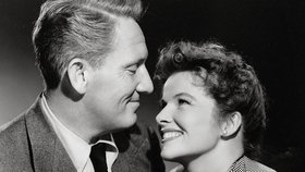 Katharine Hepburn a Spencer Tracy prožívali svou osudovou lásku ve světle reflektorů. Mimo ně jim nebyla dovolena.