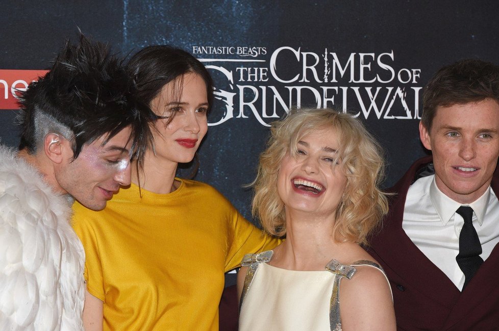 Těhotenství Katherine Waterston nejvíc zaujalo Ezru Millera a Alison Sudol...