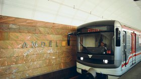 Katka svůj život ukončila skokem pod metro ve stanici Anděl.