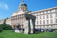 Problémy na katolické fakultě Karlovy univerzity: Rektorka odvolala děkana!