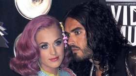 Rozvod Katy Perry: Zpěvačka se při něm usmívala