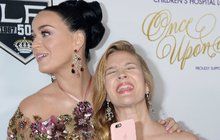 Katy Perry & Drew Barrymore: A to selfie se sakra dělá jak?!