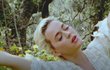 Zpěvačka Katy Perry se odvázala v novém klipu Daisies