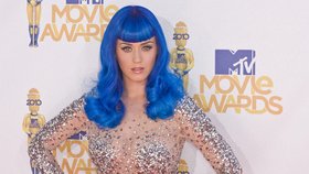 Katy Perry randí se sukničkářem! Přátelé se o ni bojí!