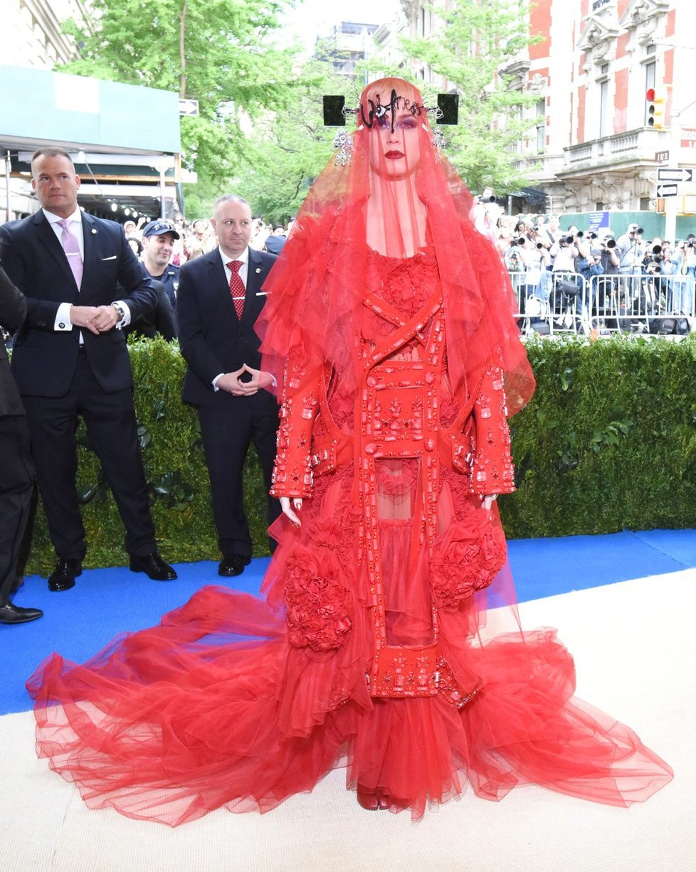 Na akci MET Gala v New Yorku dorazila Katy Perry.