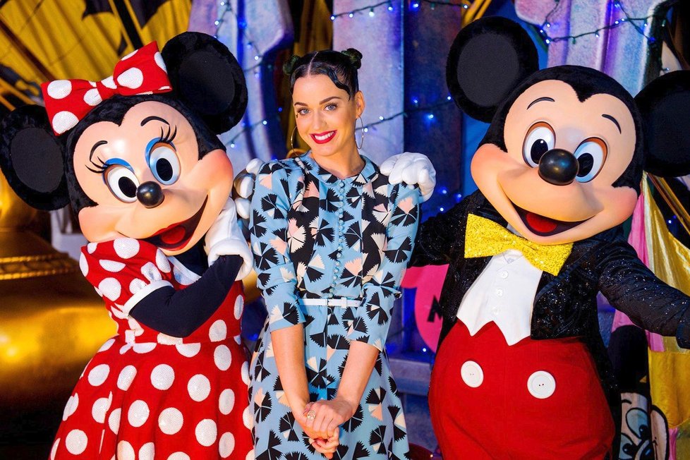 Katy Perryová se pro své kostýmy často inspiruje v Disneylandu