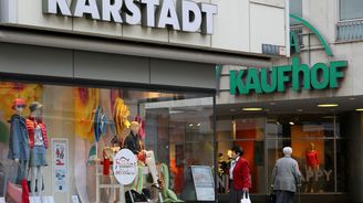 Ranní check: Řetězec Karstadt Kaufhof se hroutí, spojení UBS a Credit Suisse ohrozí bankéře 