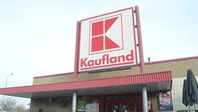 Supermarket Kaufland prodával šizené klobásy.