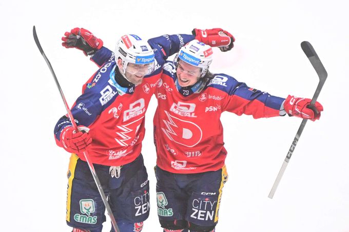 ONLINE: Pardubice hostí Kladno, Boleslav chce Rytíře přeskočit. Kometa hraje v Plzni ONLINE: Pardubice hostí Kladno, Boleslav chce Rytíře přeskočit. Kometa hraje v Plzni