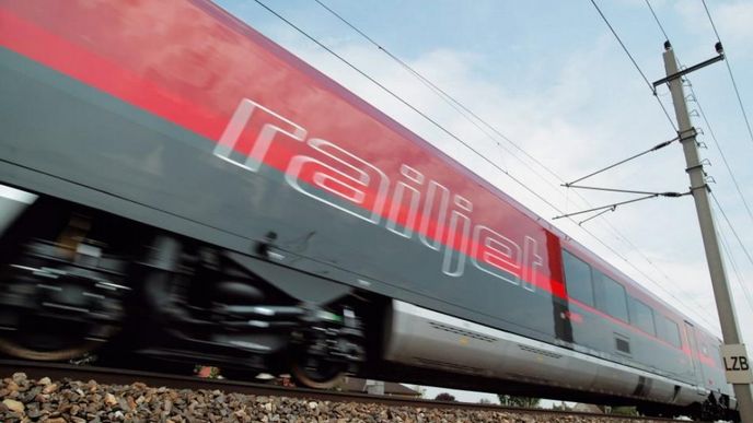 V polovině příštího roku budou Českými drahymi  nasazeny vlaky Railjet.
