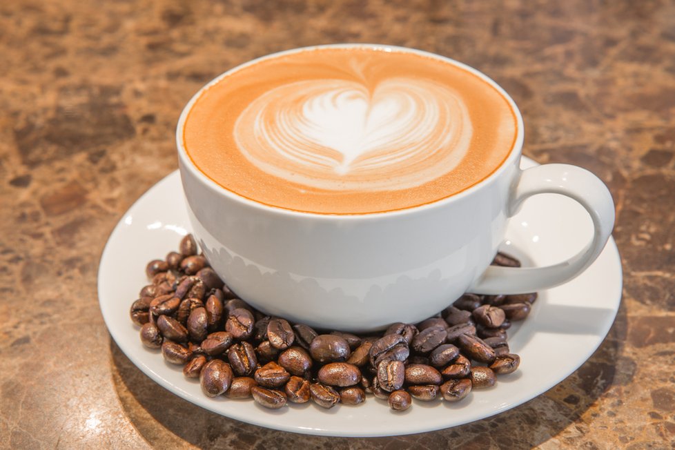 Káva může zhoršit bolestivé křeče během menstruace.