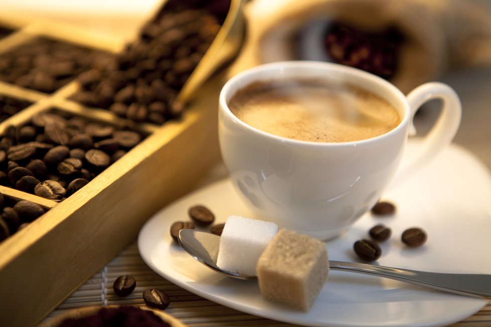 Jestli jste zvyklí sladit kávu, ubírejte postupně. Nebude to pro vás takový šok.