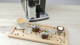 Kávové želé: Připravte si neobvyklý dezert se šlehačkou