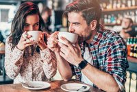 Jak to mají s kávou ženy a jak muži? Víte, kolik má kalorií a jak jinak ji můžete využít?