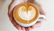 Jak do cappuccina nakreslit srdíčko technikou latte art