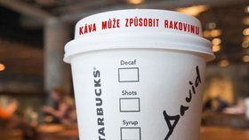 Káva v Kalifornii bude muset mít nově varování před rakovinou, rozhodl soud.