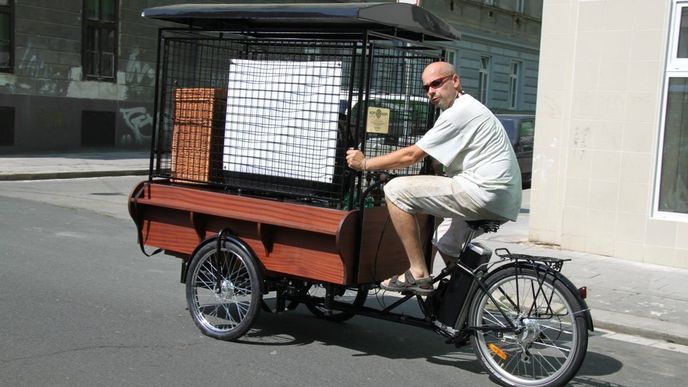 Každé ráno vyjíždí kofi-truck na Českou