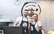 Partneři a majitelé kavárny Selfie Coffee Michala Karpjaková a Marek Adam.