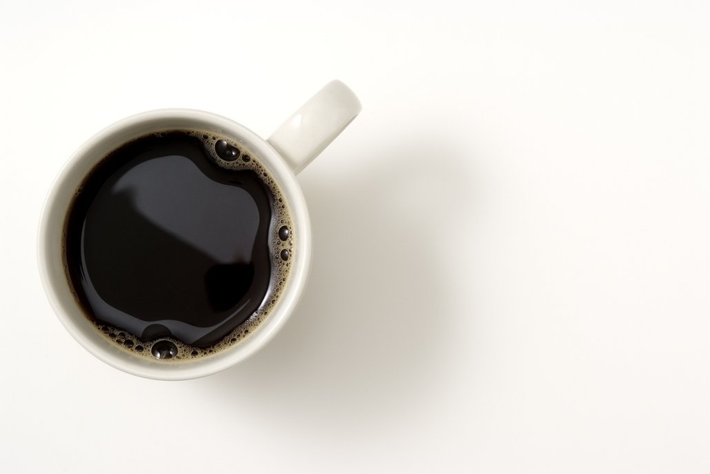 Uvařená silná káva dodá těstu nebo krému lahodnou chuť i vůni