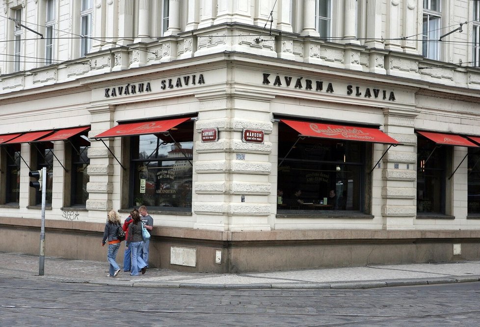 Kavárna Slavia.