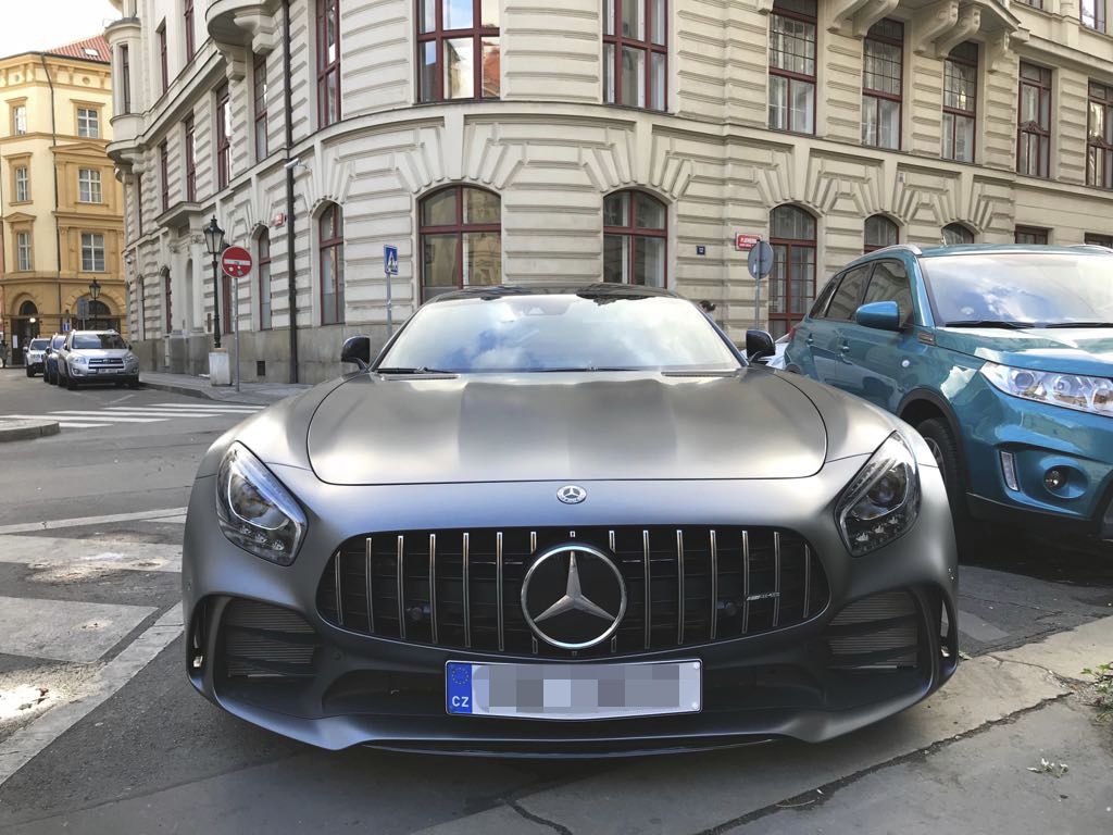 Ještě nezničený Mercedes AMG GT R stopera Sparty Kayi