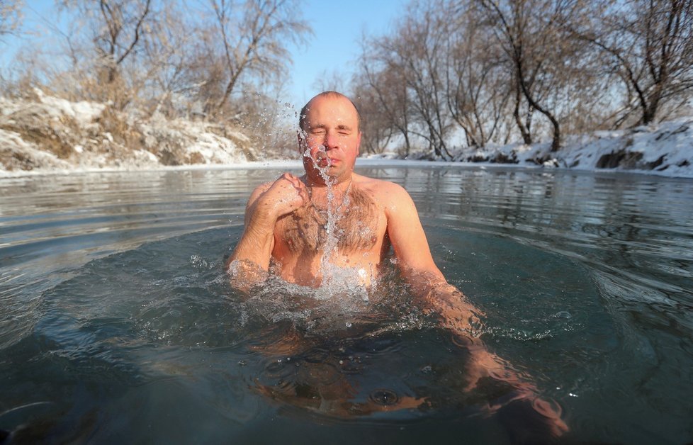 (Nejen) ruští křesťané v Kazachtánu: Ledová koupel na epifanii (19. 1. 2023).
