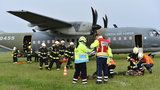 Mrtví i zranění: Záchranáři a armáda nacvičili ve Kbelích zásah při pádu letadla 