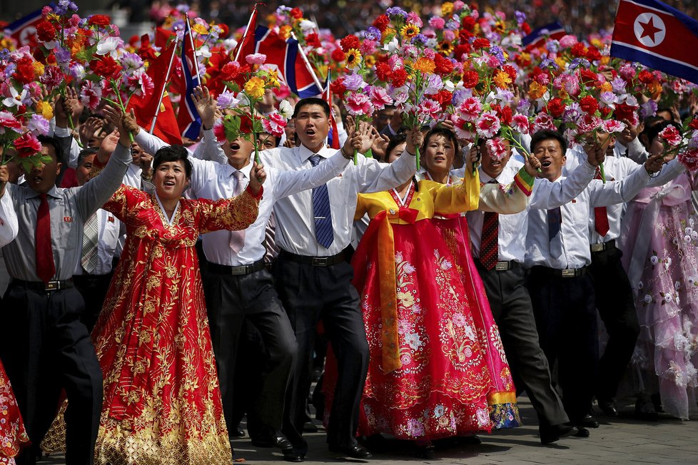 Severokorejské oslavy 105. výročí narození diktátora Kim Ir-sena