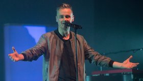 Tom Chaplin má obrovský hlasový rozsah a jeho intonace je dokonalá.