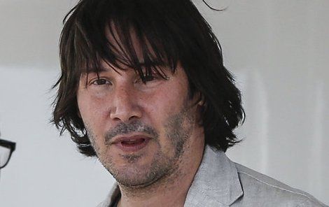 2013 Do Cannes dorazil Keanu s dvojitou bradou a naducanými tvářemi.