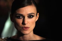 Keira Knightley je závislá na kari s pivem