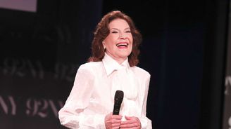 Kelly Bishop o fenoménu Gilmorových Děvčat: Stvořili jsme malé milé monstrum! Kelly Bishop o fenoménu Gilmorových Děvčat: Stvořili jsme malé milé monstrum!