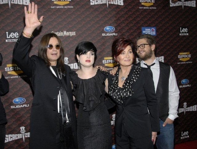 Kelly Osbourne se svou slavnou rodinou Osbournových