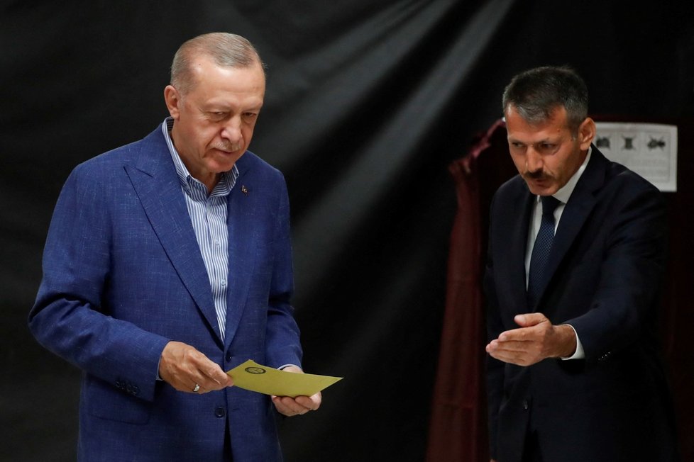 Recep Tayyip Erdogan měl před druhým kolem voleb lepší vyhlídky (28. 5. 2023).