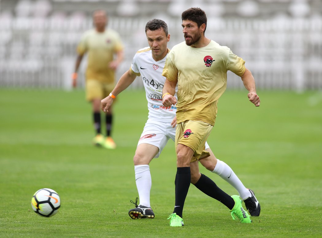 Michal Kempný coby fotbalista během charitativního zápasu za tým Real Top Praha