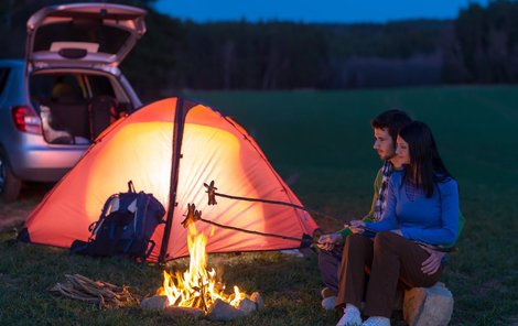 Letní romantika pod stanem