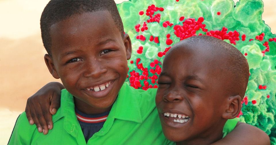 Keňské děti narozené s HIV se o své nemoci často dozvídají náhodou až po smrti rodičů.