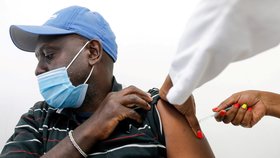 Očkování proti covidu-19 v Keni (1. 5. 2021)