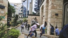 Útok v Nairobi si vyžádal 21 obětí.