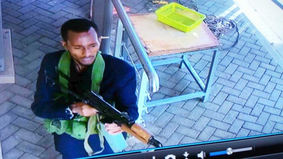 Bezpečnostní kamery zachytily útočníky, (Nairobi, 15.01.2019).