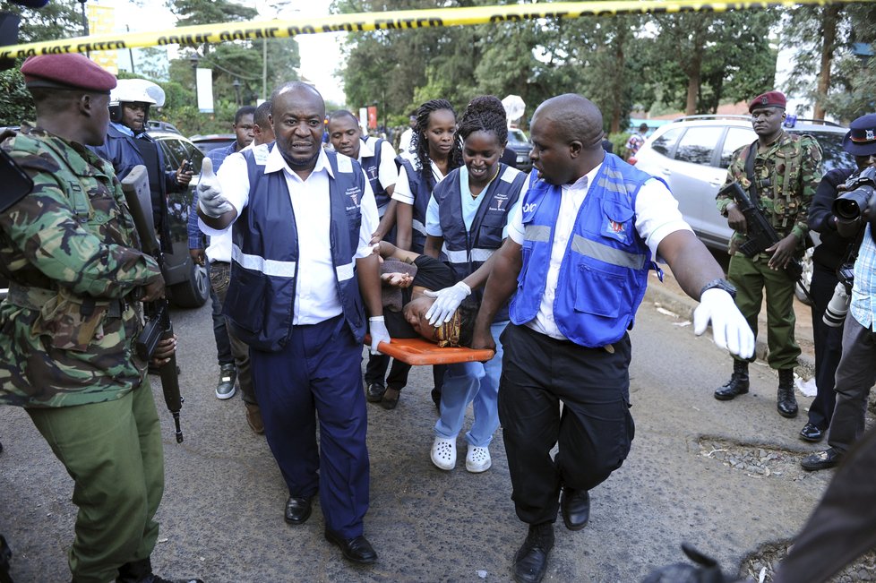 Útok v Nairobi si vyžádal přes dvě desítky obětí.