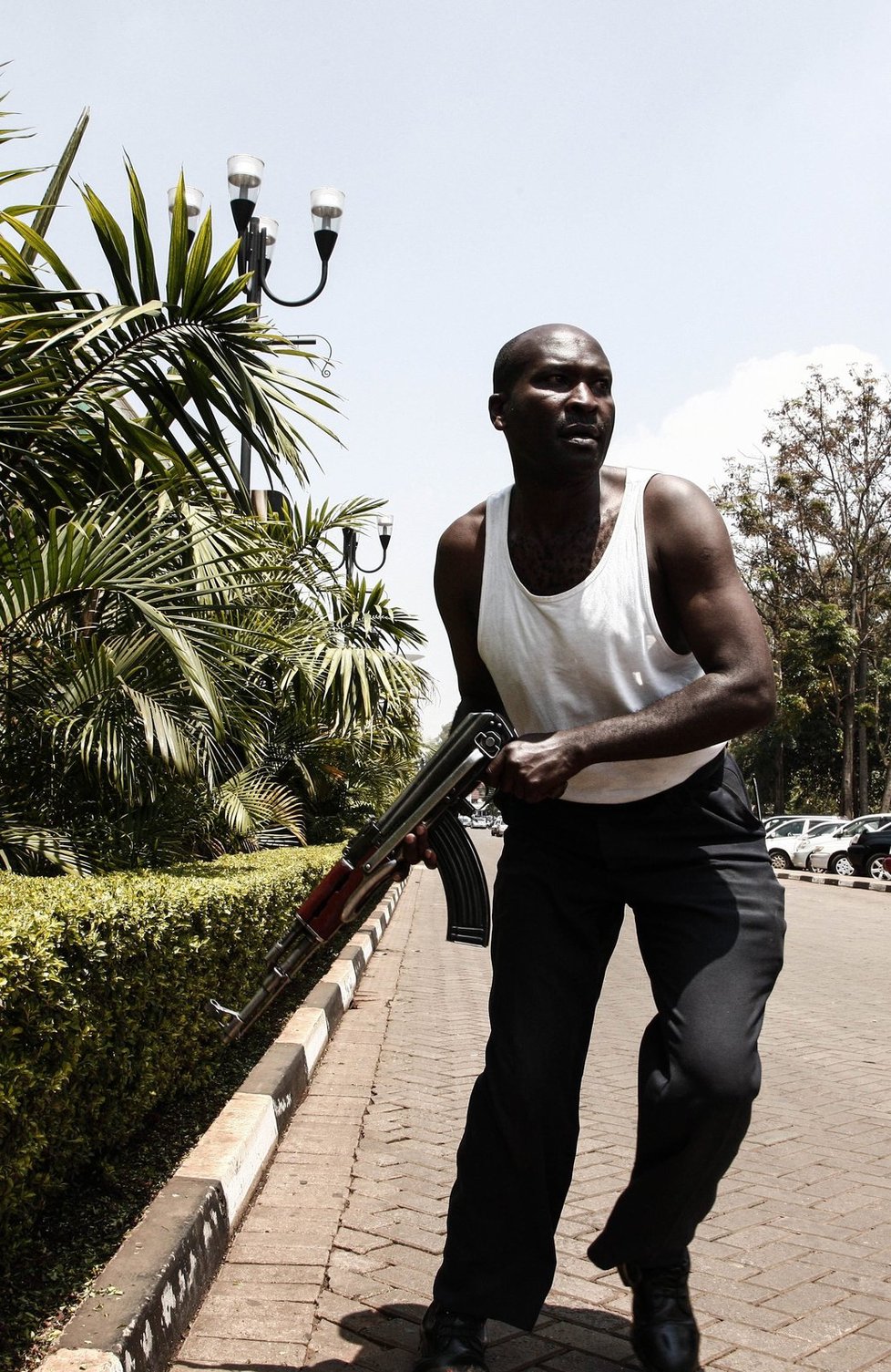 Děs a hrůza v keňském Nairobi: Na obchodní dům, plný zákazníků, zaútočili islamističtí teroristé