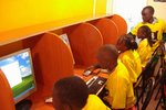 Děti se zde mohou naučit ovládat počítač a připojit se na internet.