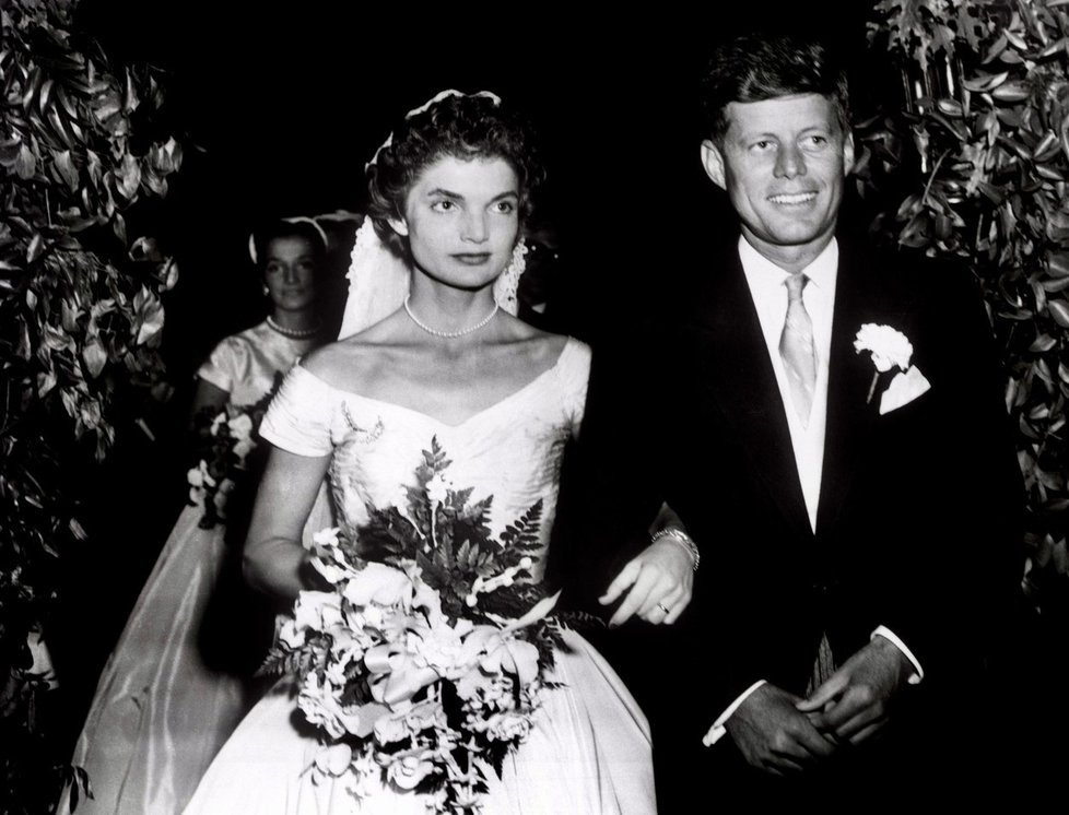 Svatba JFK a Jackie Bouvierové v roce 1953.